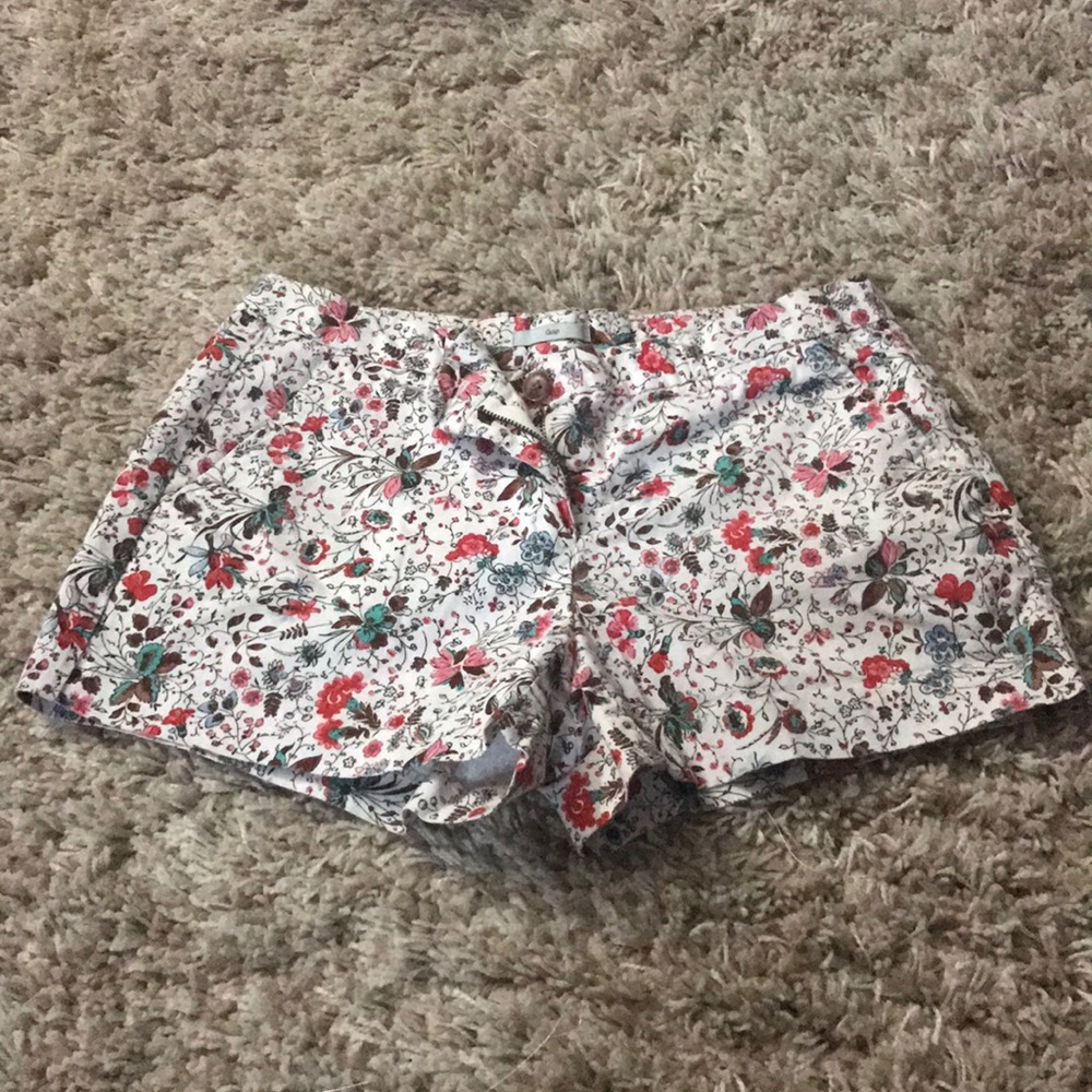 GAP Size 4 Floral shorts.